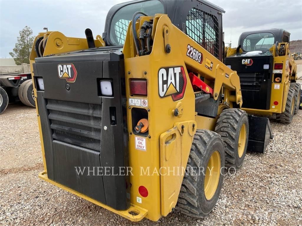 CAT 226D3 C3H2 スキッドステアローダー