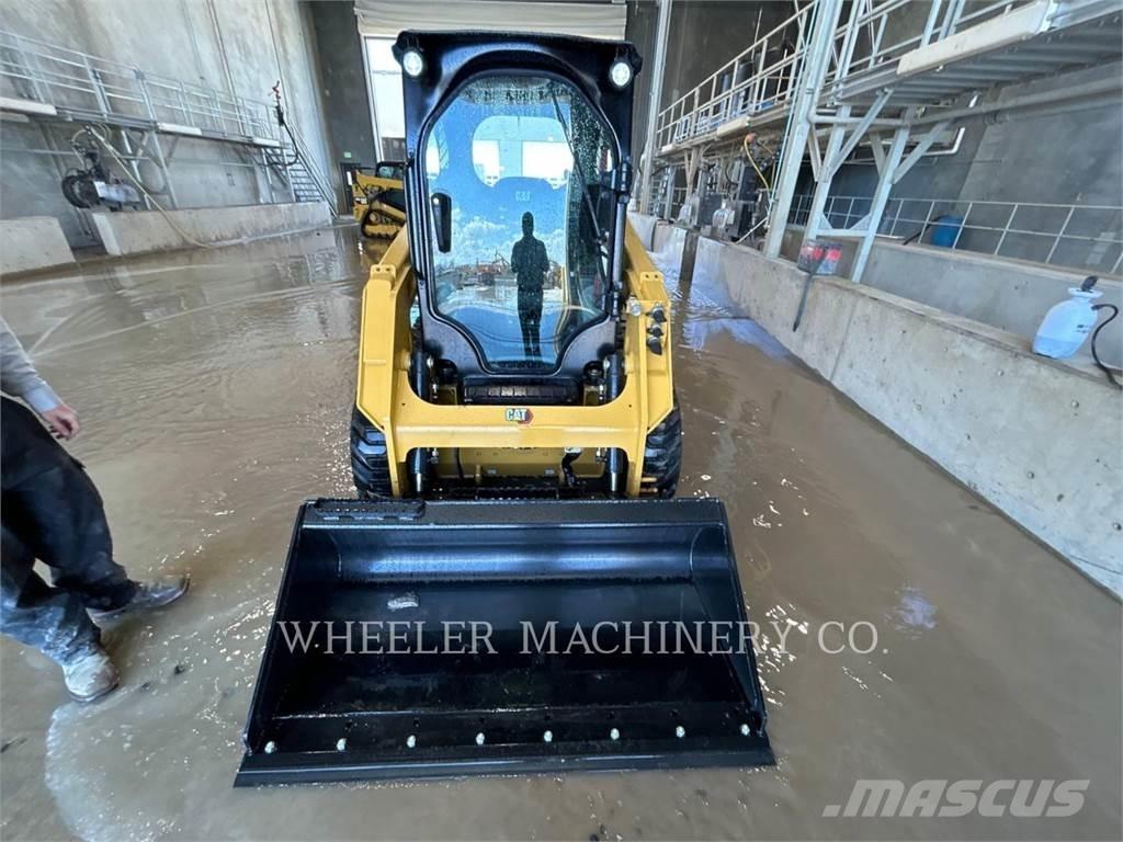 CAT 226D3 C3H2 スキッドステアローダー