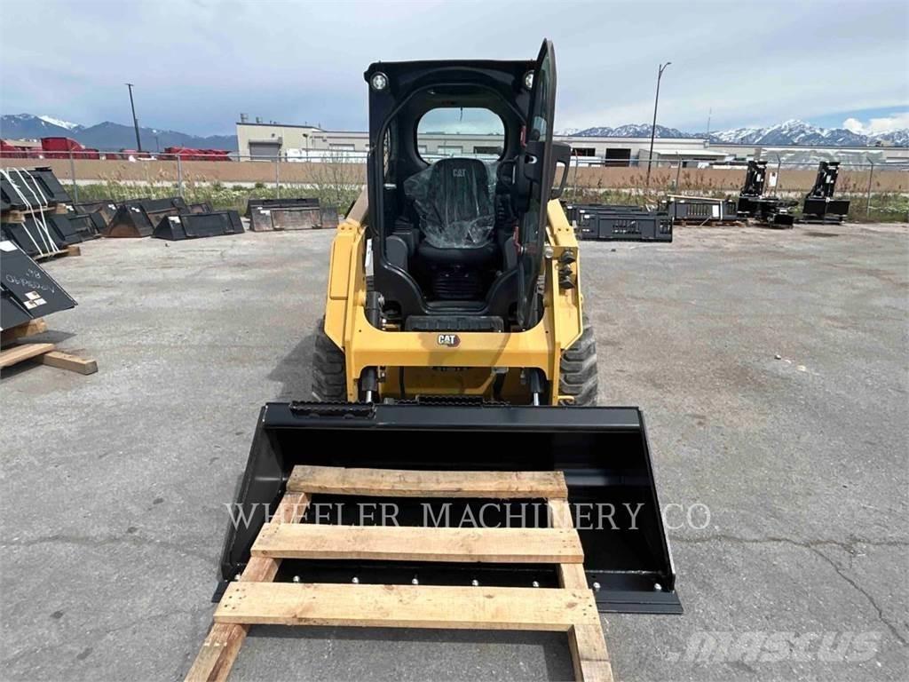 CAT 226D3 C3H2 スキッドステアローダー