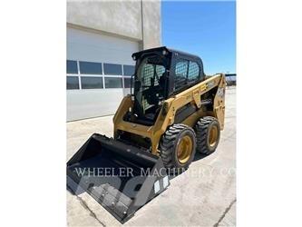 CAT 226D3 C3H2 スキッドステアローダー