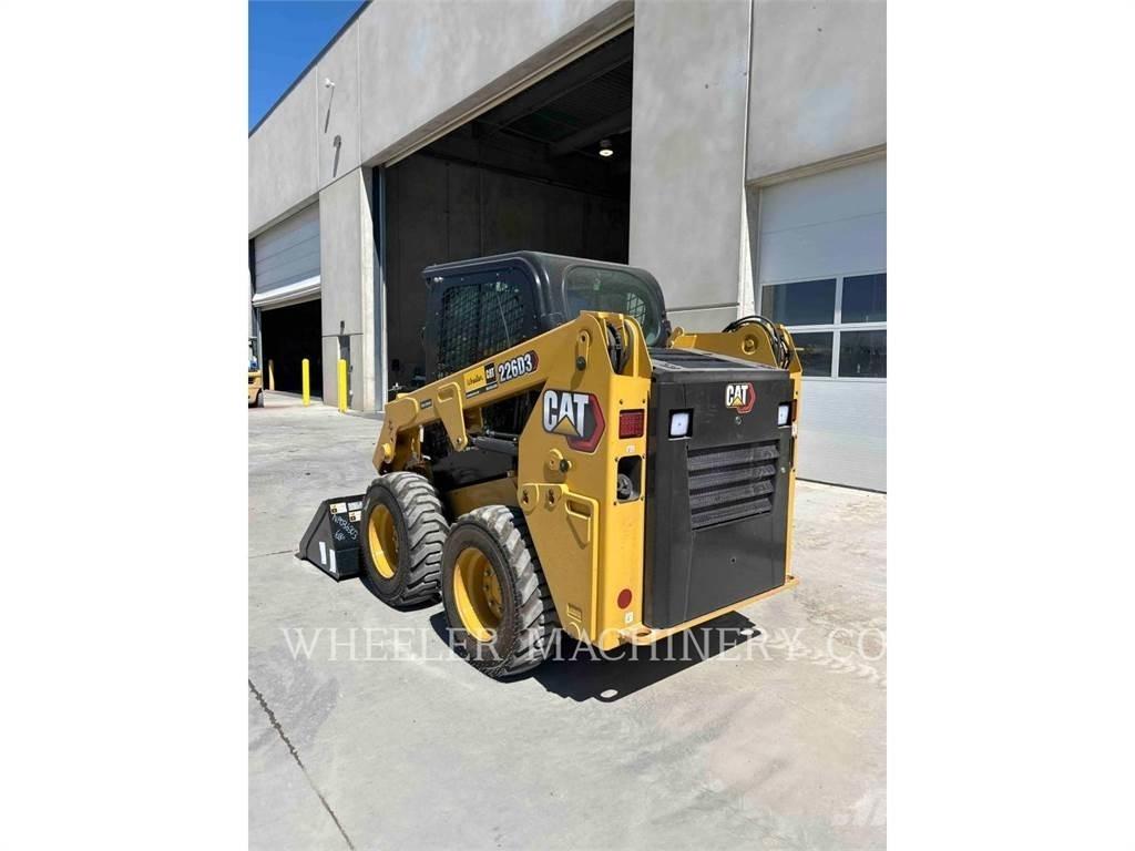 CAT 226D3 C3H2 スキッドステアローダー