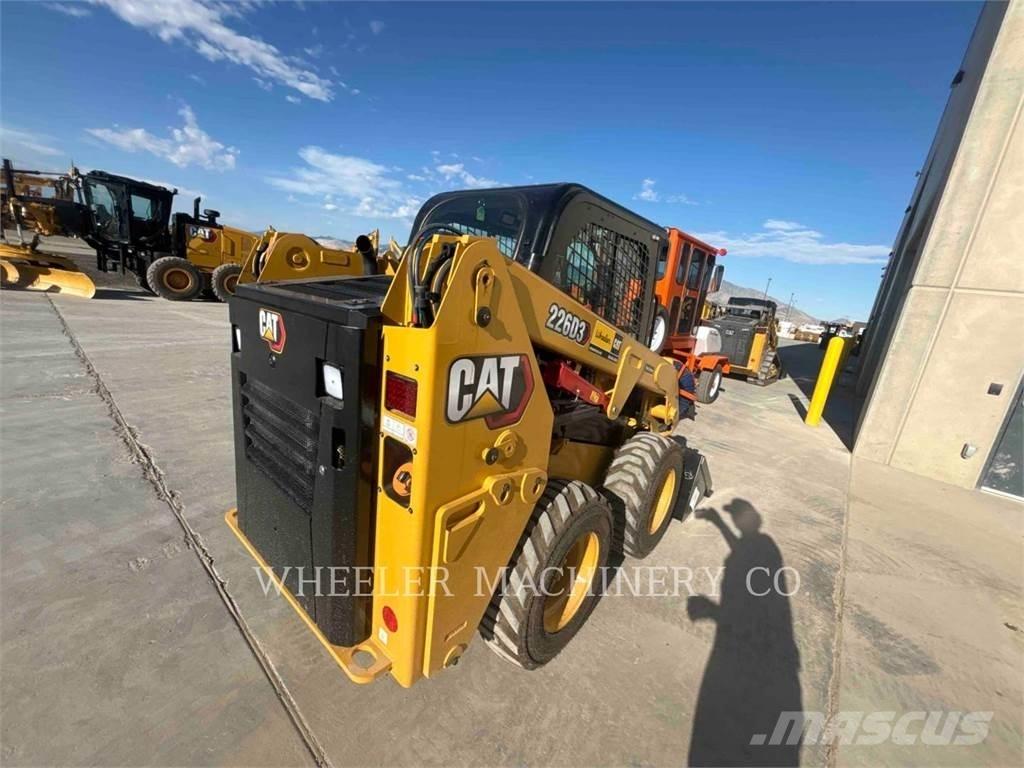 CAT 226D3 C3H2 スキッドステアローダー