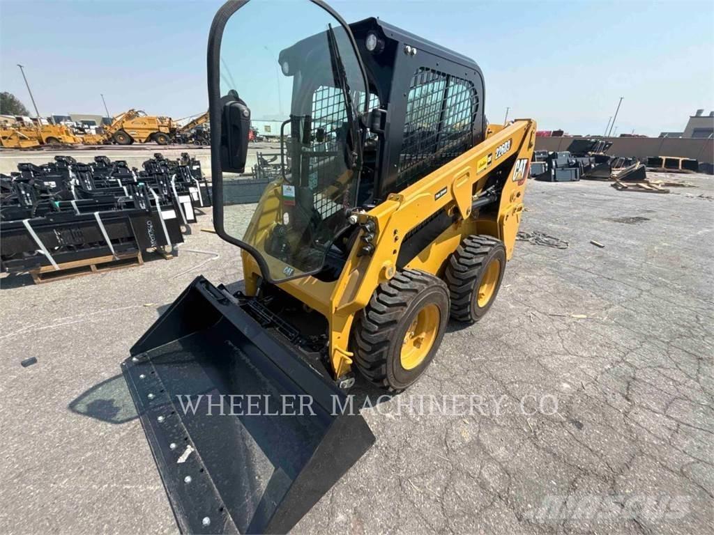 CAT 226D3 C3H2 スキッドステアローダー