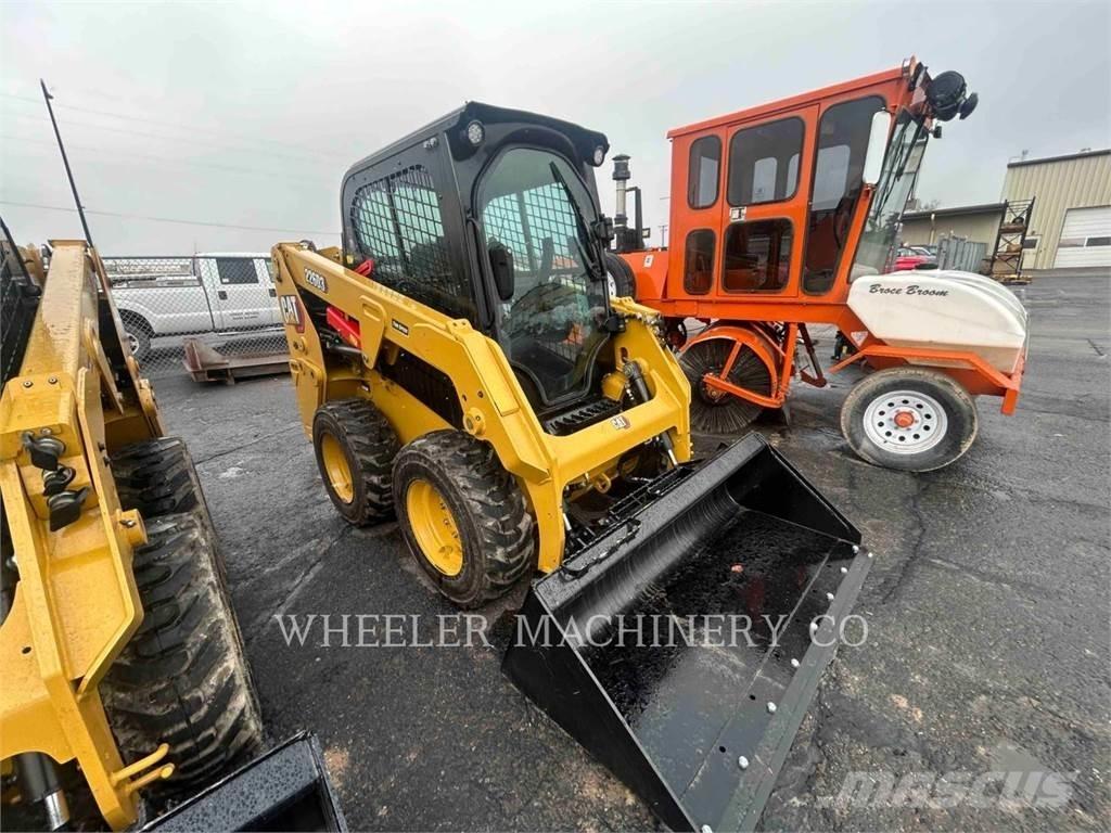 CAT 226D3 C3H2 スキッドステアローダー