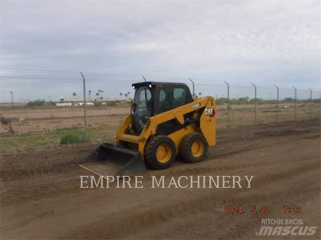 CAT 226D3 CA スキッドステアローダー