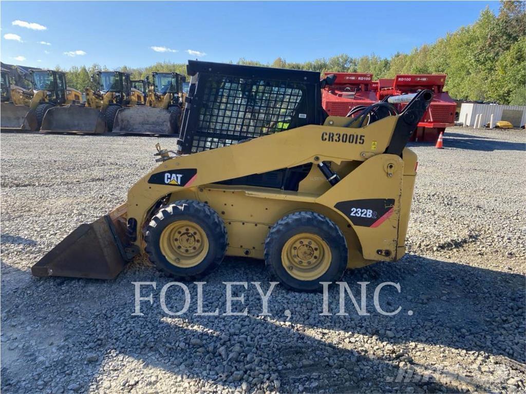 CAT 232B2 スキッドステアローダー