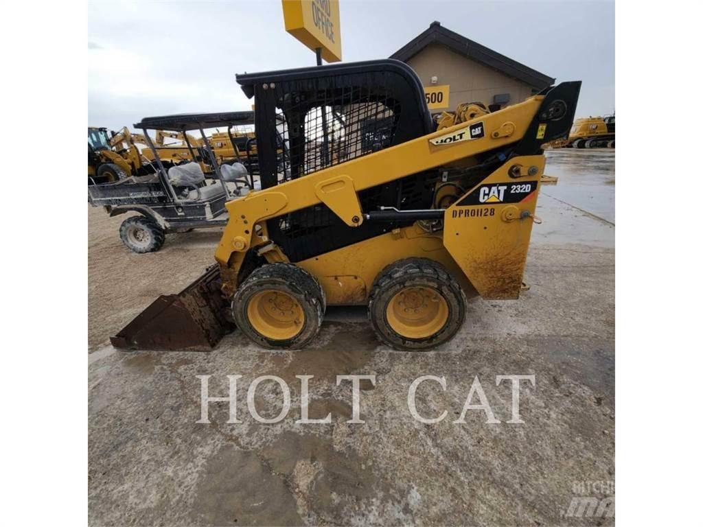CAT 232D スキッドステアローダー