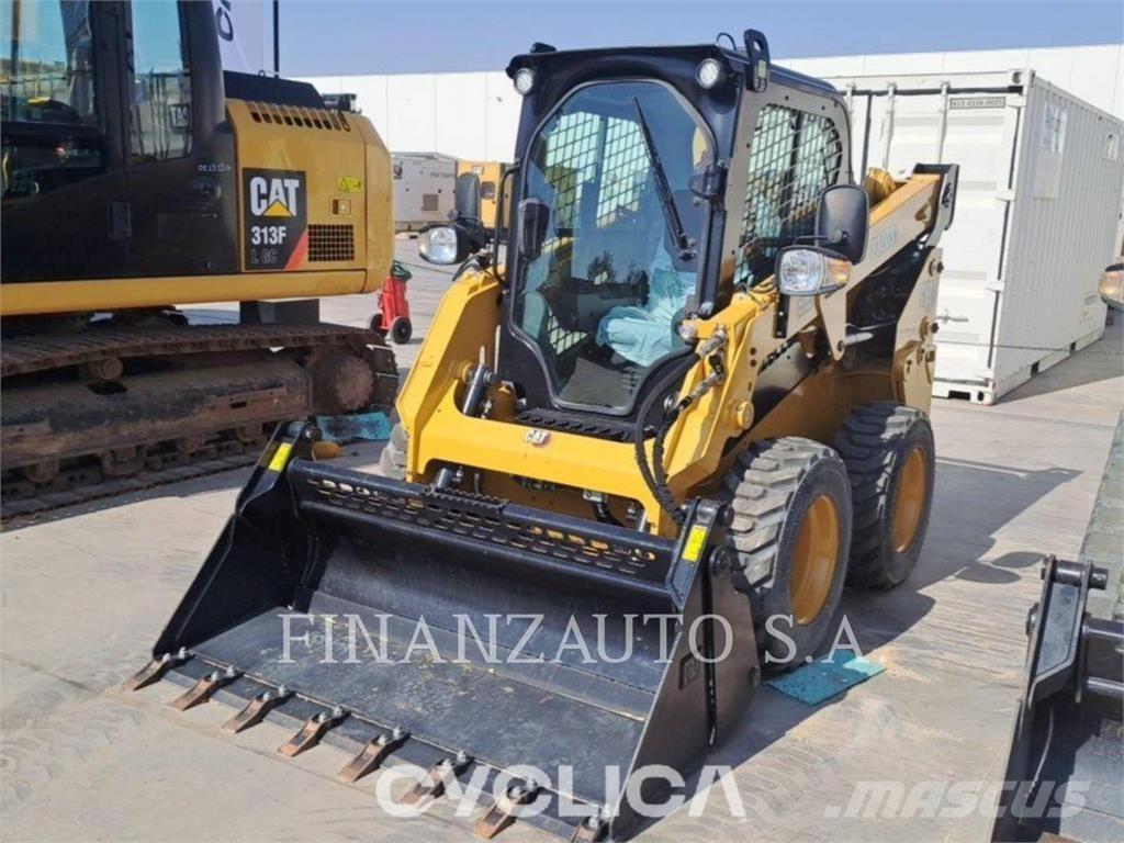 CAT 232D3 スキッドステアローダー