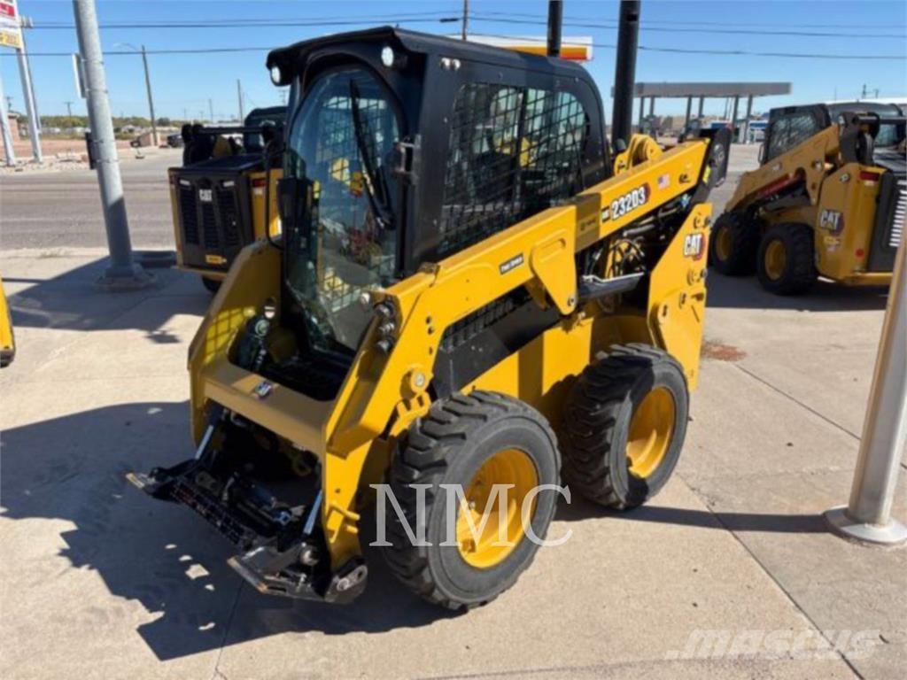 CAT 232D3 スキッドステアローダー