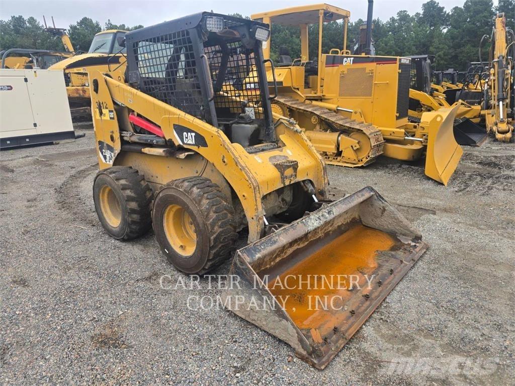 CAT 236B3 スキッドステアローダー