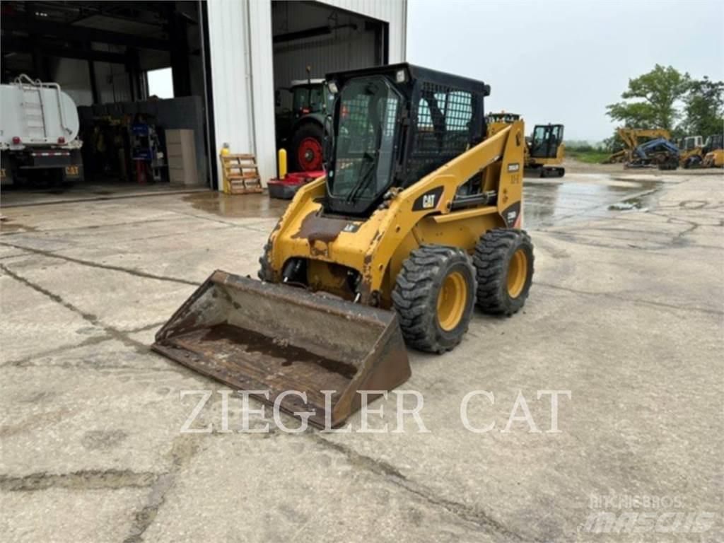 CAT 236B3 スキッドステアローダー