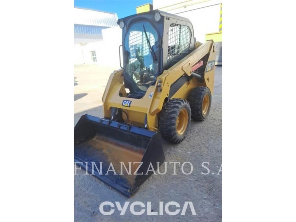 CAT 236D スキッドステアローダー