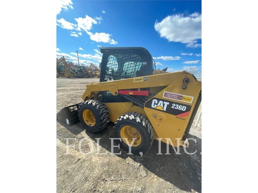 CAT 236D スキッドステアローダー