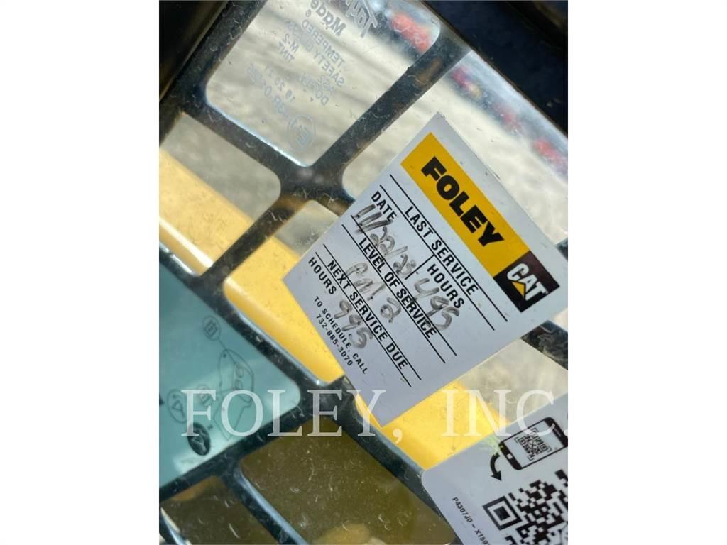 CAT 236D スキッドステアローダー