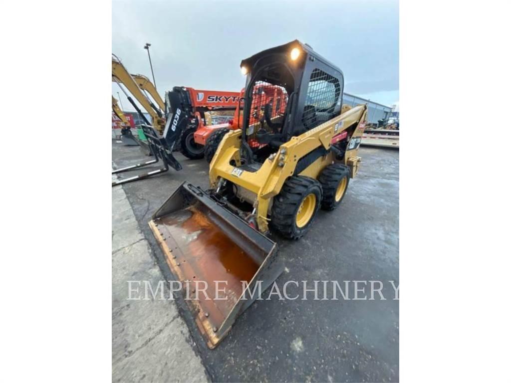 CAT 236D スキッドステアローダー