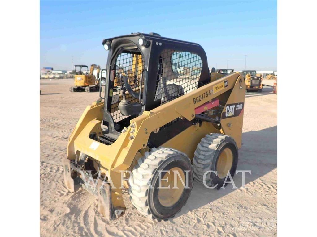 CAT 236D スキッドステアローダー