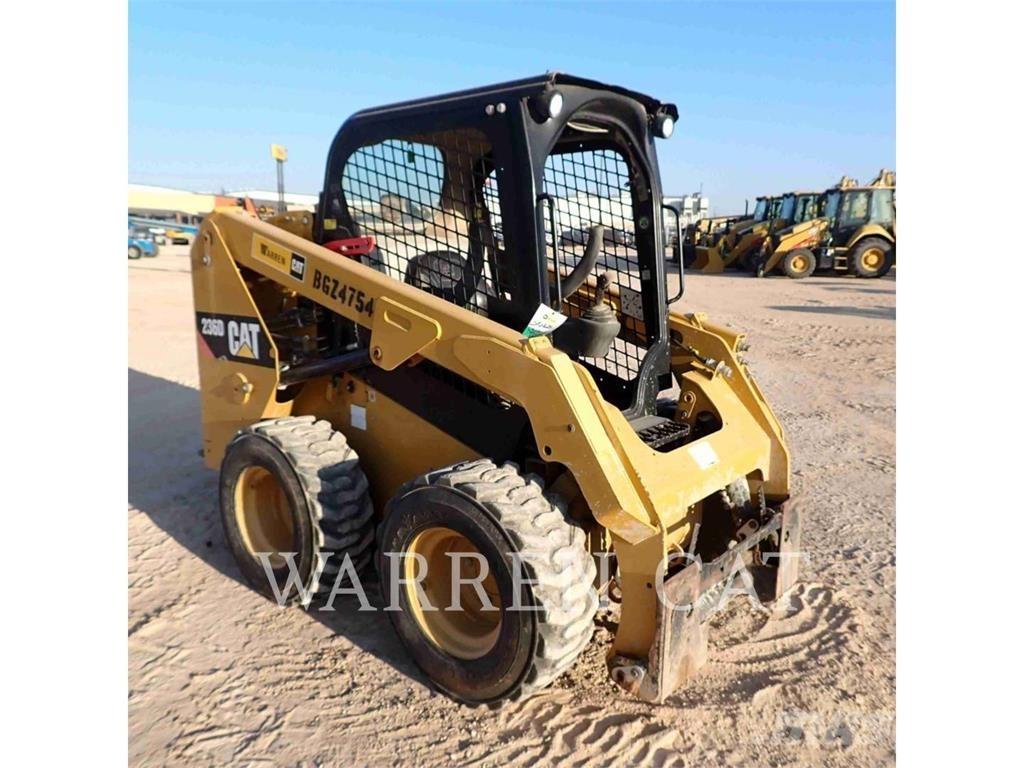 CAT 236D スキッドステアローダー