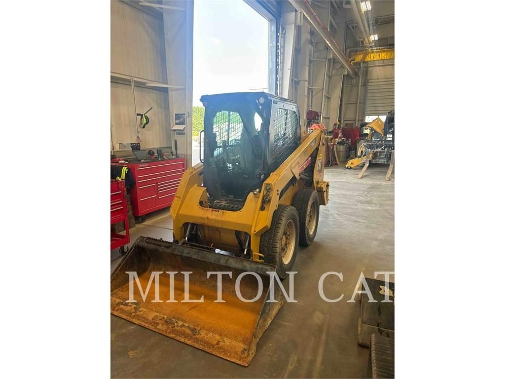 CAT 236D 3 スキッドステアローダー