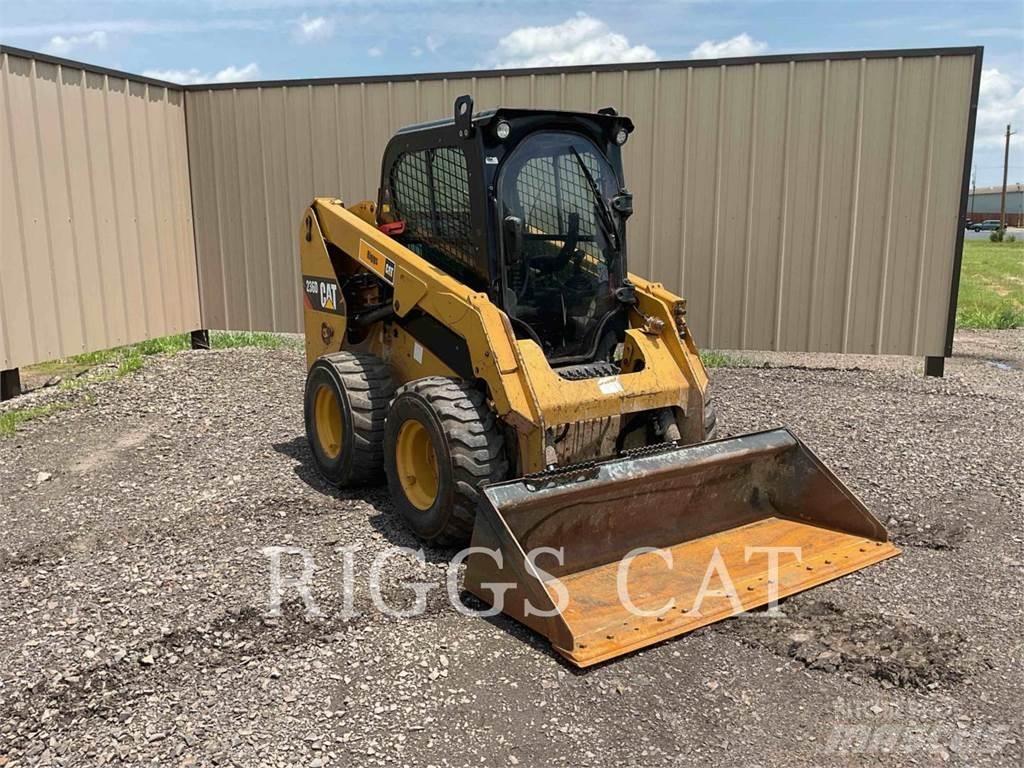 CAT 236D A スキッドステアローダー