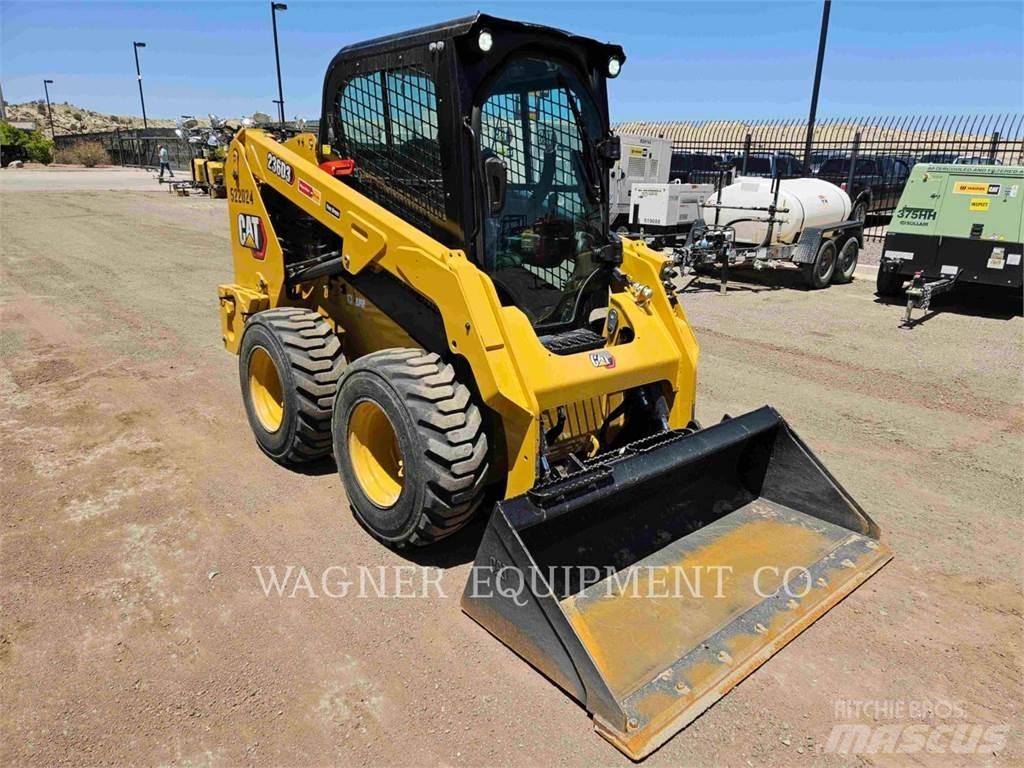 CAT 236D3 スキッドステアローダー