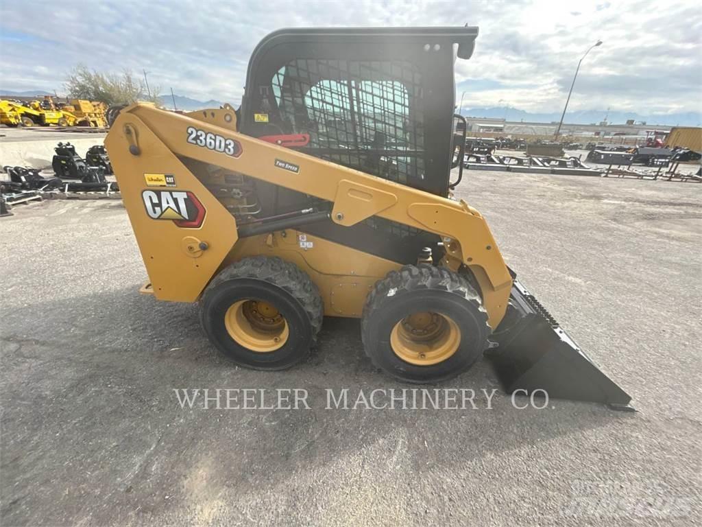 CAT 236D3 C3H2 スキッドステアローダー
