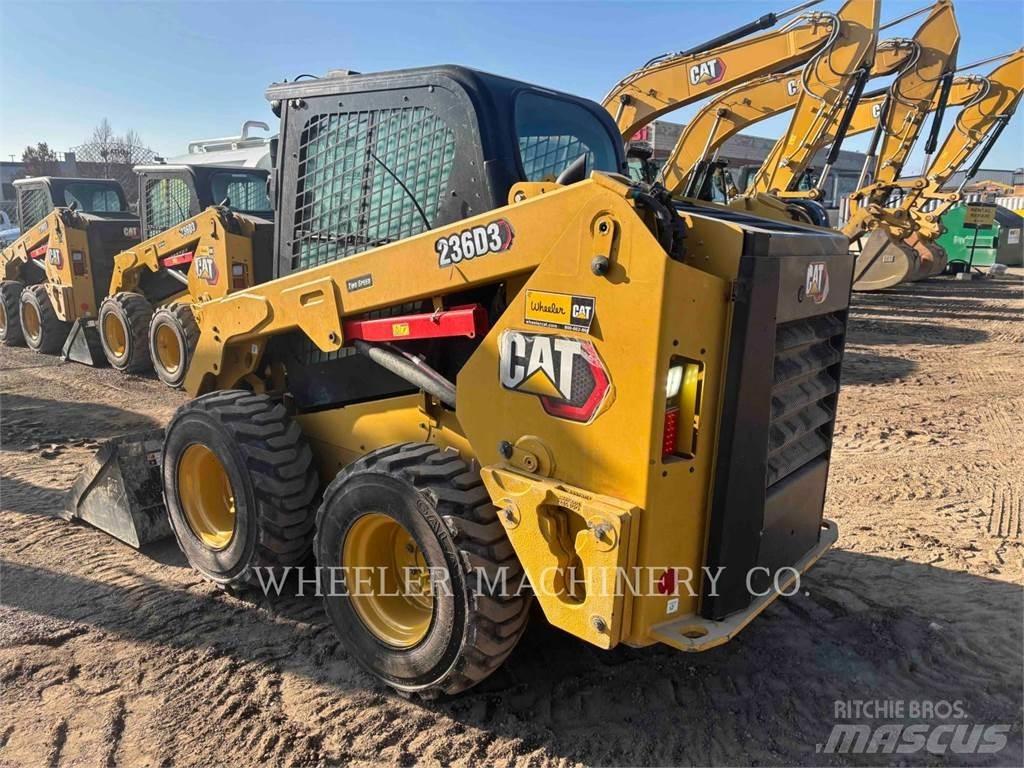 CAT 236D3 C3H2 スキッドステアローダー