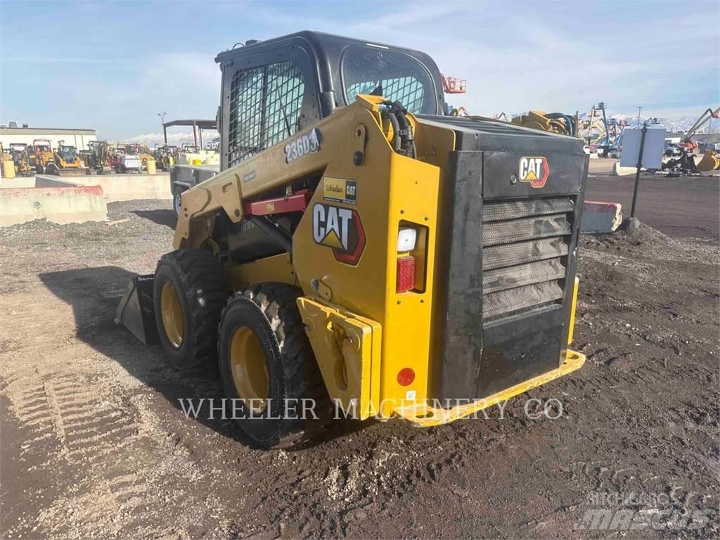 CAT 236D3 C3H2 スキッドステアローダー