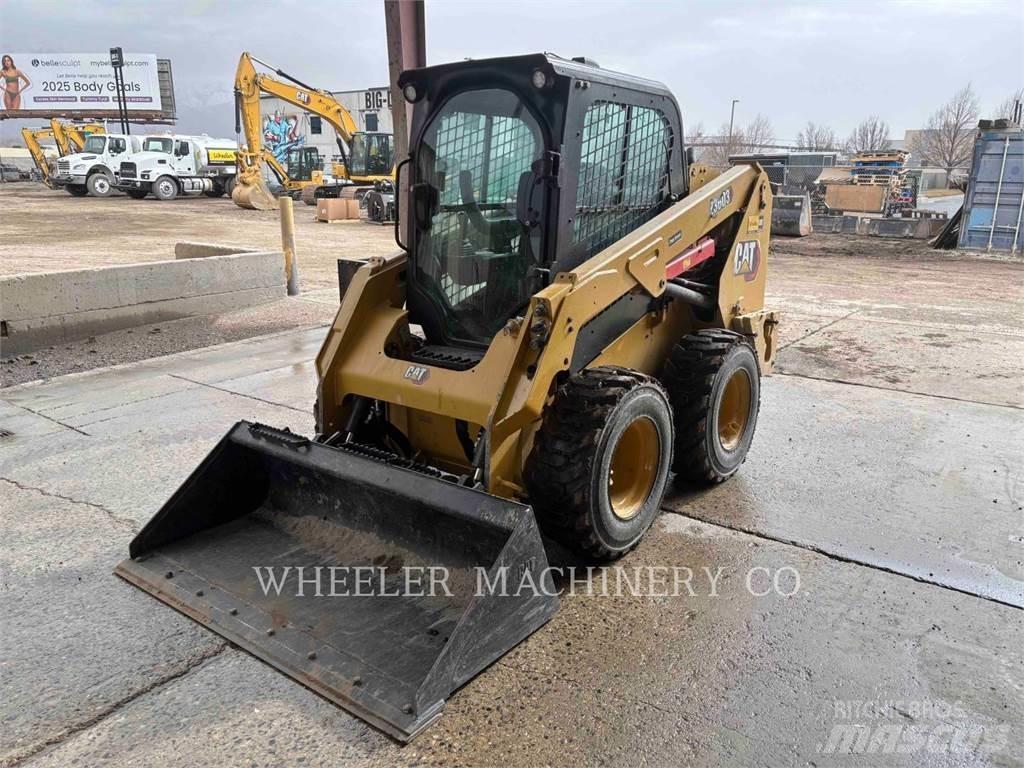 CAT 236D3 C3H2 スキッドステアローダー