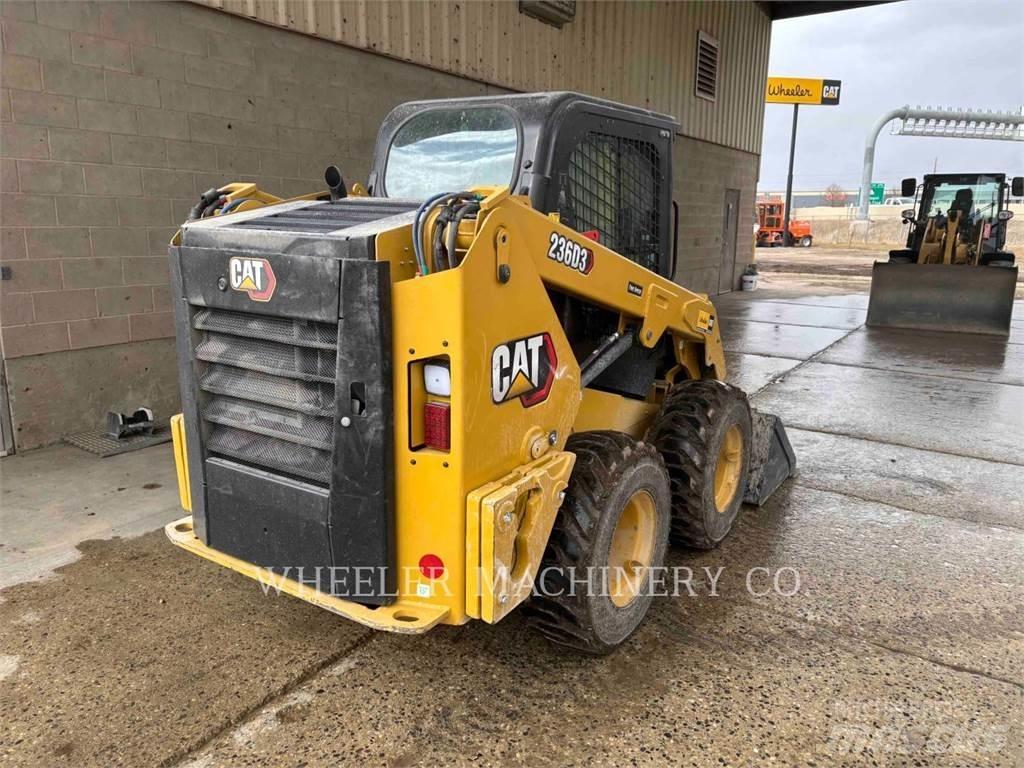 CAT 236D3 C3H2 スキッドステアローダー