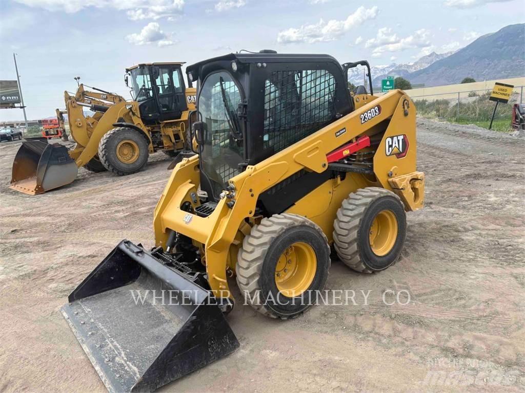 CAT 236D3 C3H2 スキッドステアローダー
