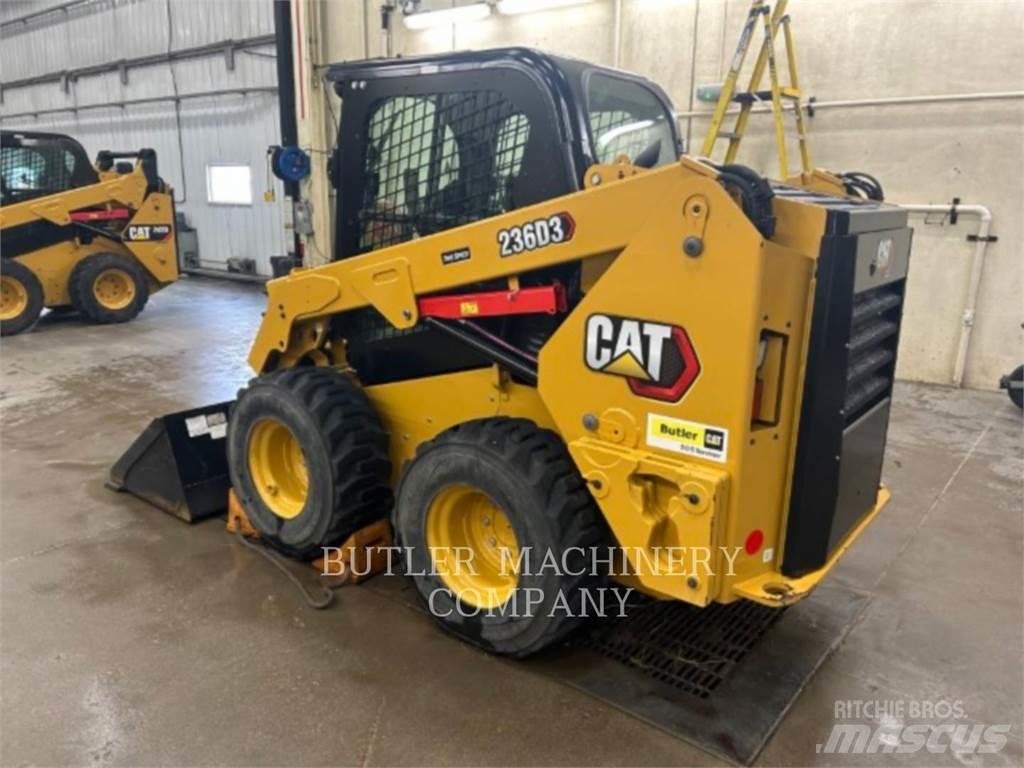 CAT 236D3 C3H2 スキッドステアローダー