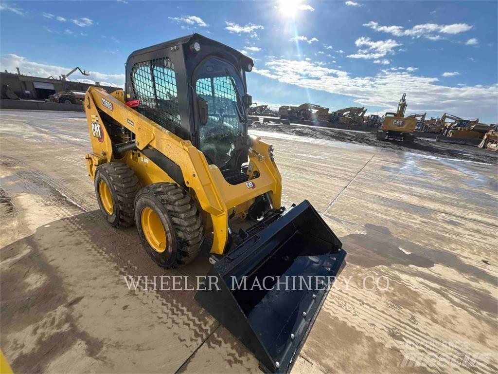 CAT 236D3 C3H2 スキッドステアローダー