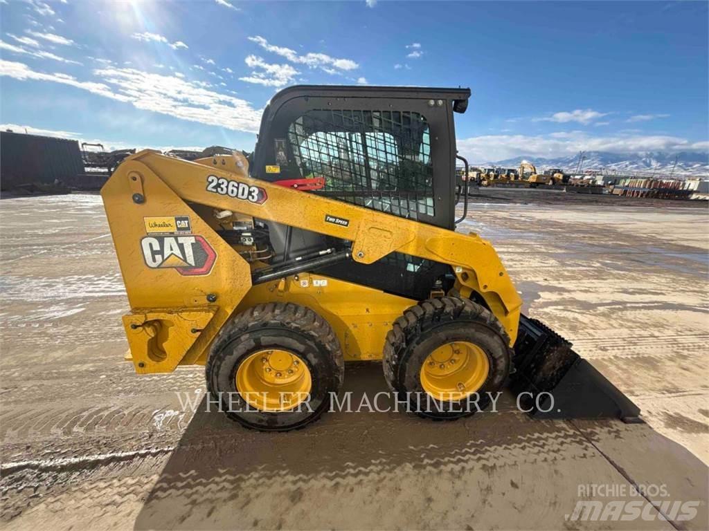 CAT 236D3 C3H2 スキッドステアローダー