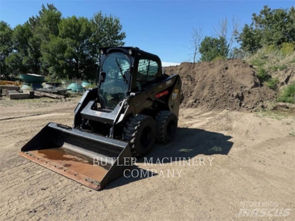 CAT 236D3 C3H2 スキッドステアローダー