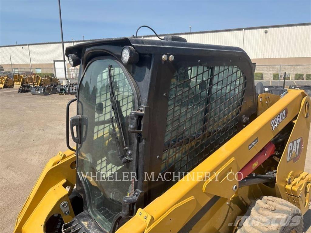 CAT 236D3 C3H2 スキッドステアローダー
