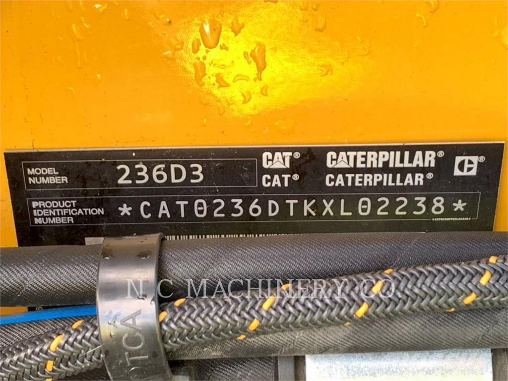 CAT 236D3 H2CB スキッドステアローダー
