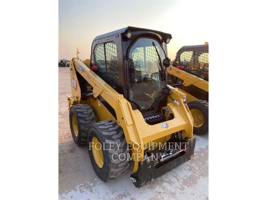 CAT 236D3STD2C スキッドステアローダー