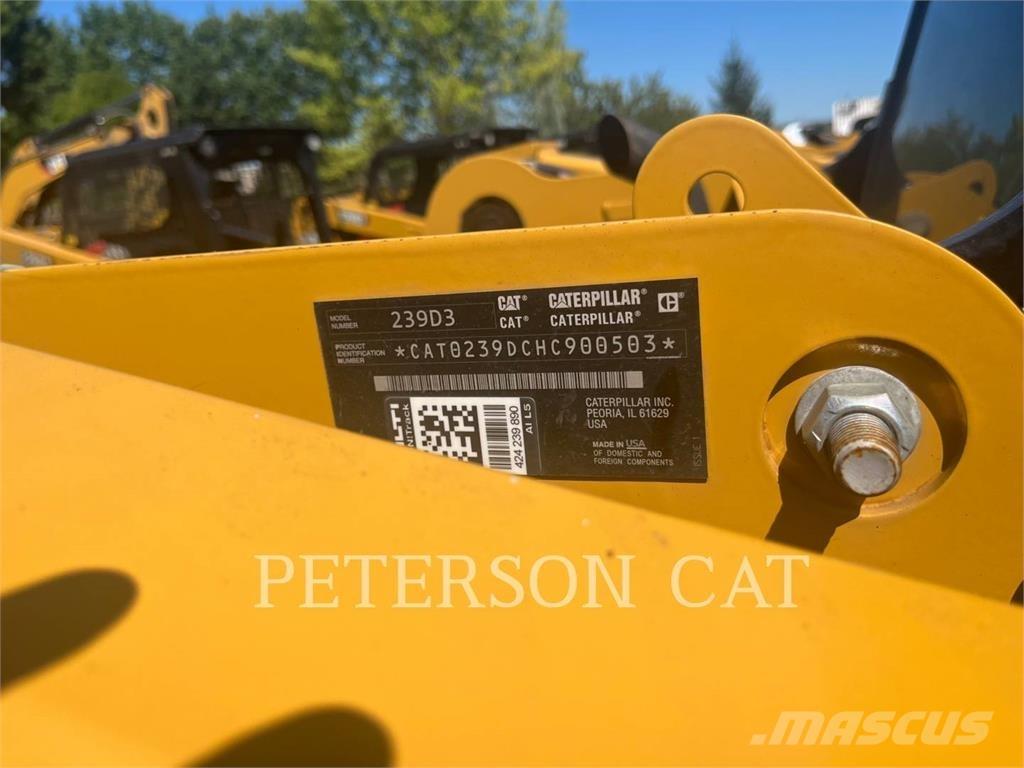 CAT 239D3 スキッドステアローダー