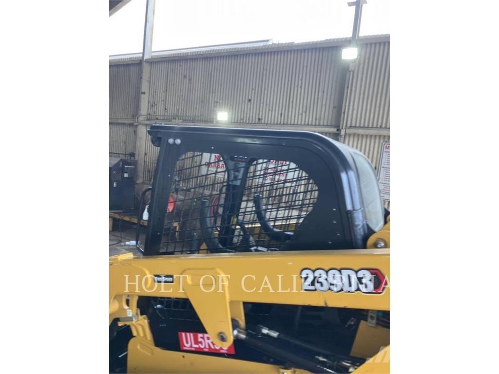 CAT 239D3 スキッドステアローダー