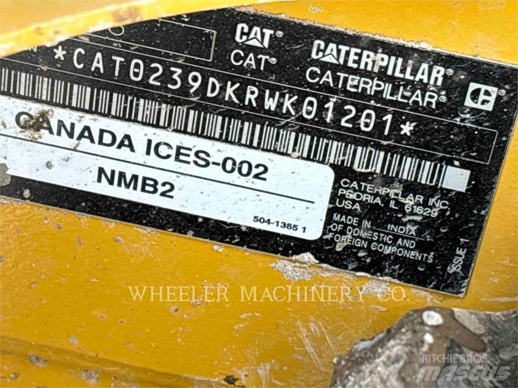 CAT 239D3 C3H2 クローラーローダー