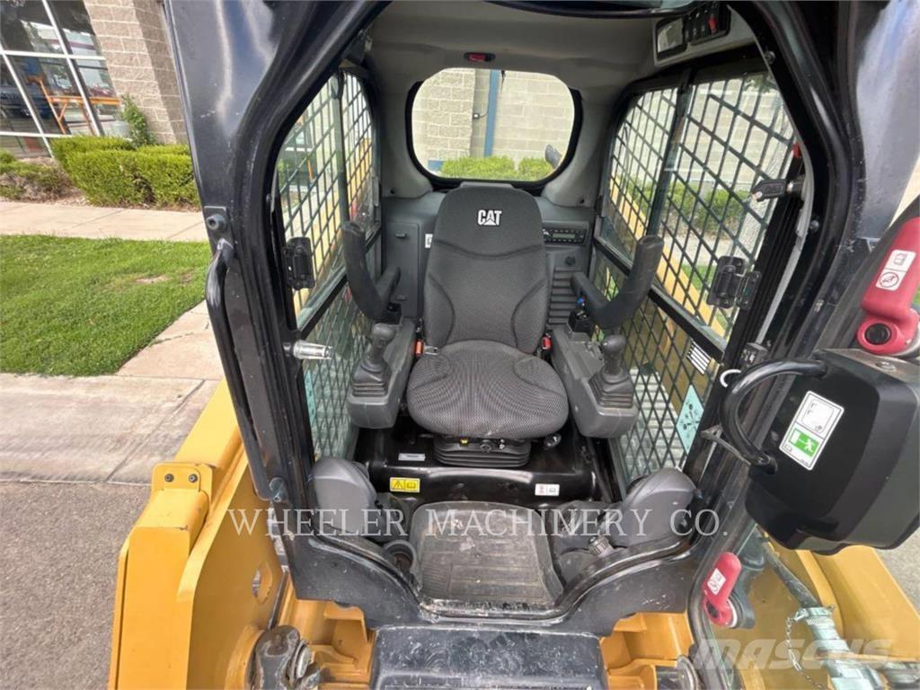 CAT 239D3 C3H2 クローラーローダー