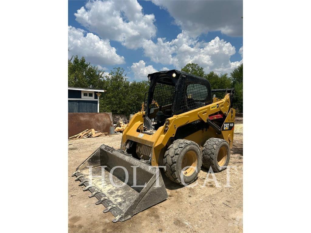 CAT 242D スキッドステアローダー