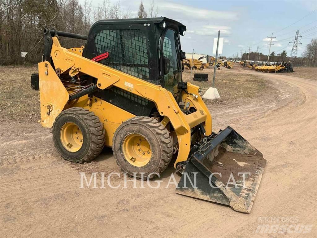 CAT 242D3 A2Q スキッドステアローダー