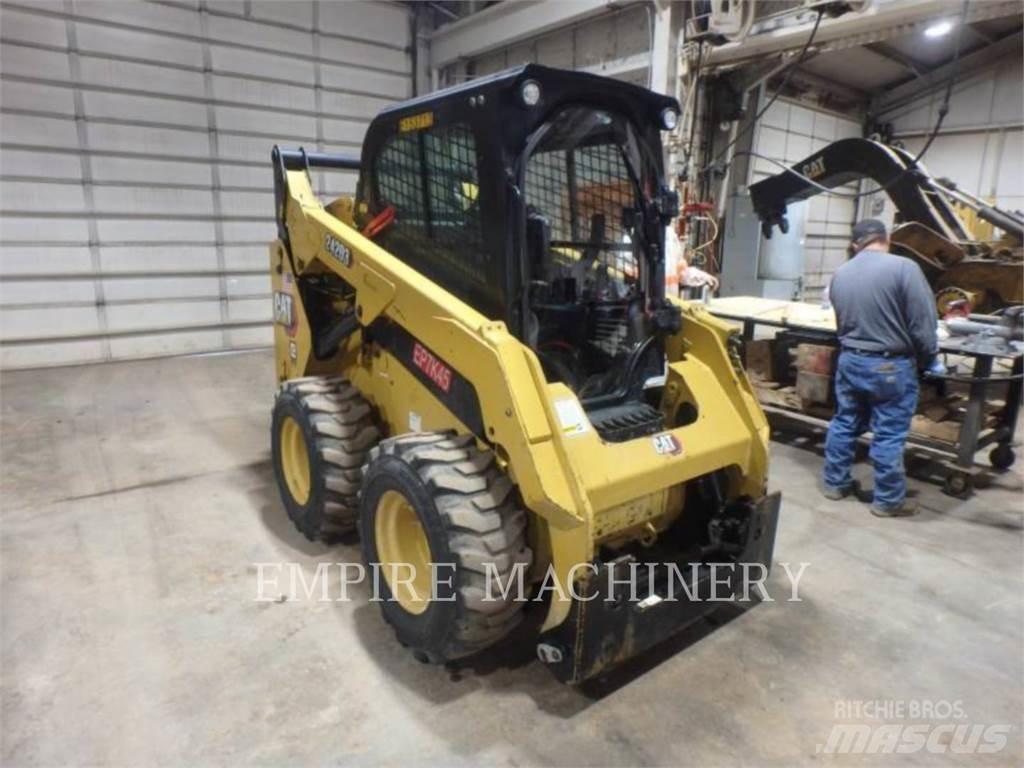 CAT 242D3 CA スキッドステアローダー