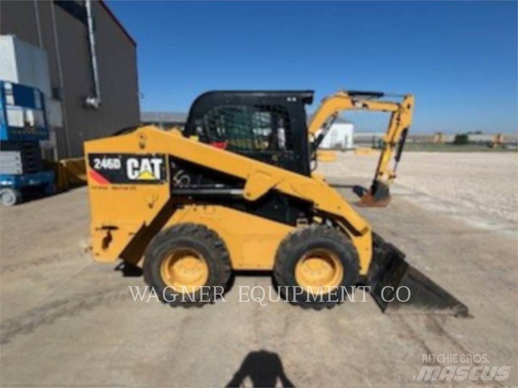 CAT 246D スキッドステアローダー