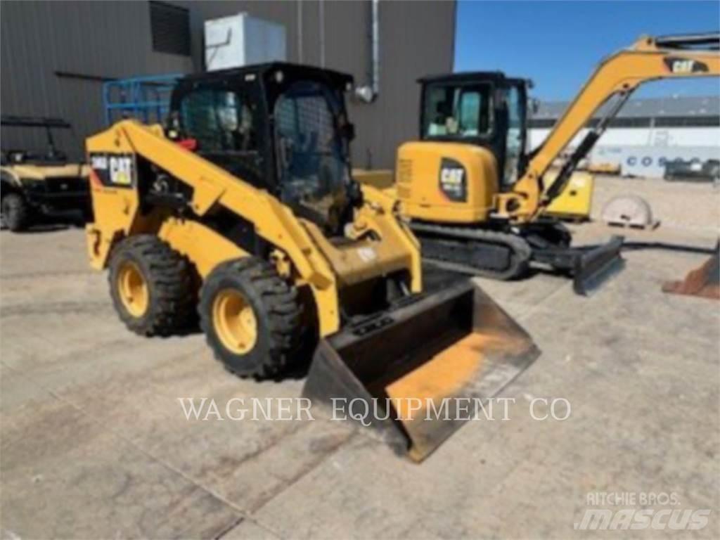 CAT 246D スキッドステアローダー