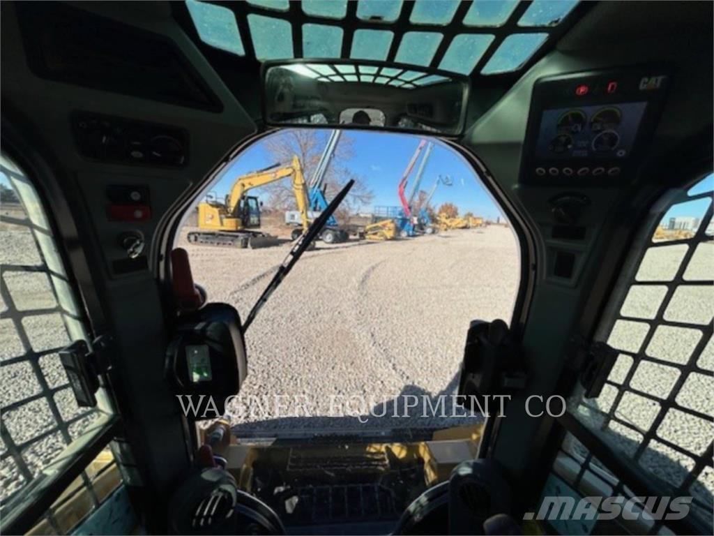 CAT 246D スキッドステアローダー