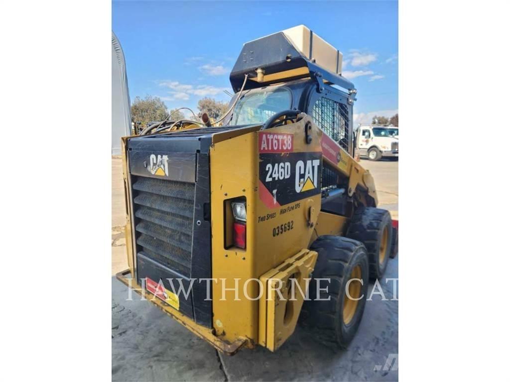 CAT 246D スキッドステアローダー