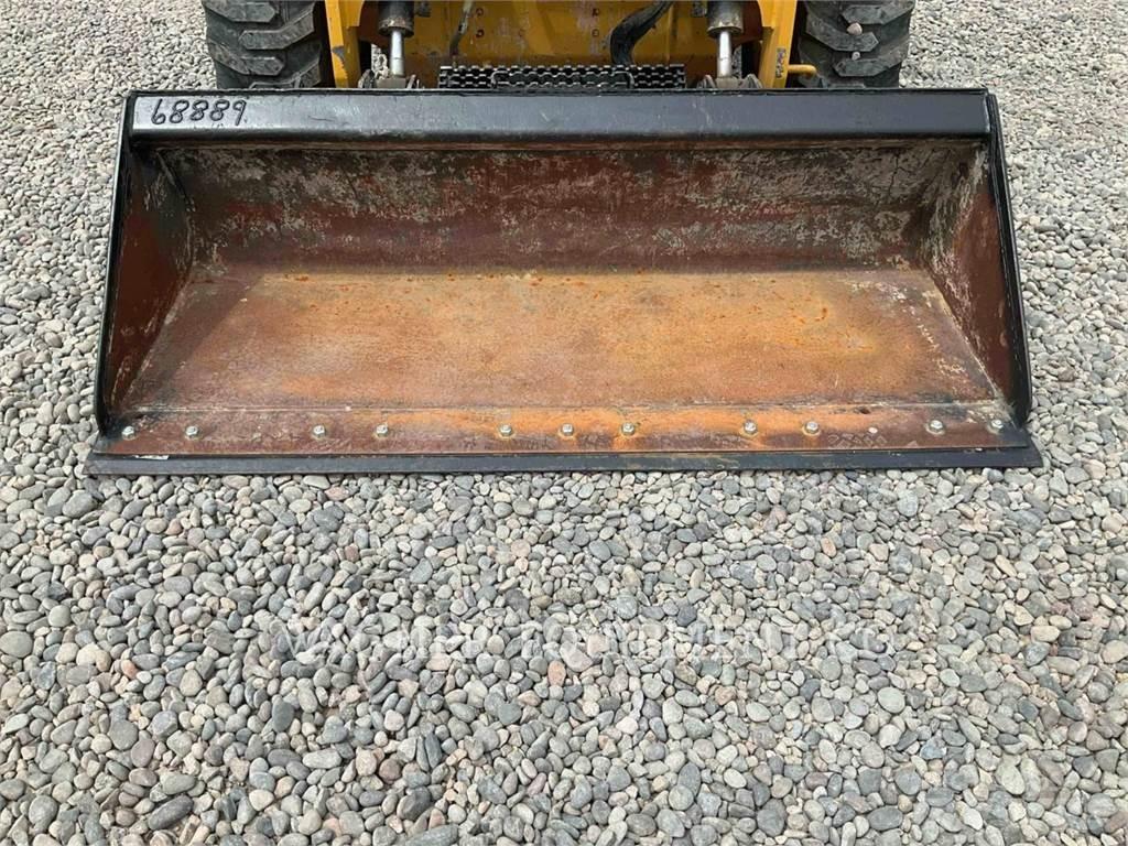 CAT 246D3 スキッドステアローダー