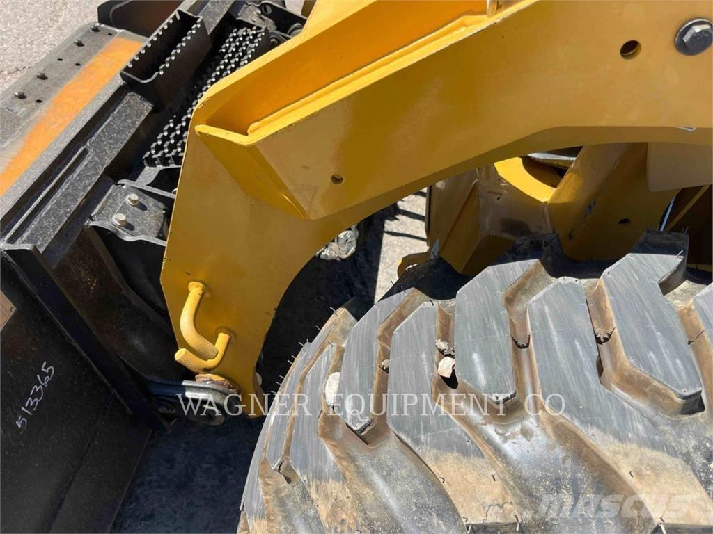 CAT 246D3 スキッドステアローダー